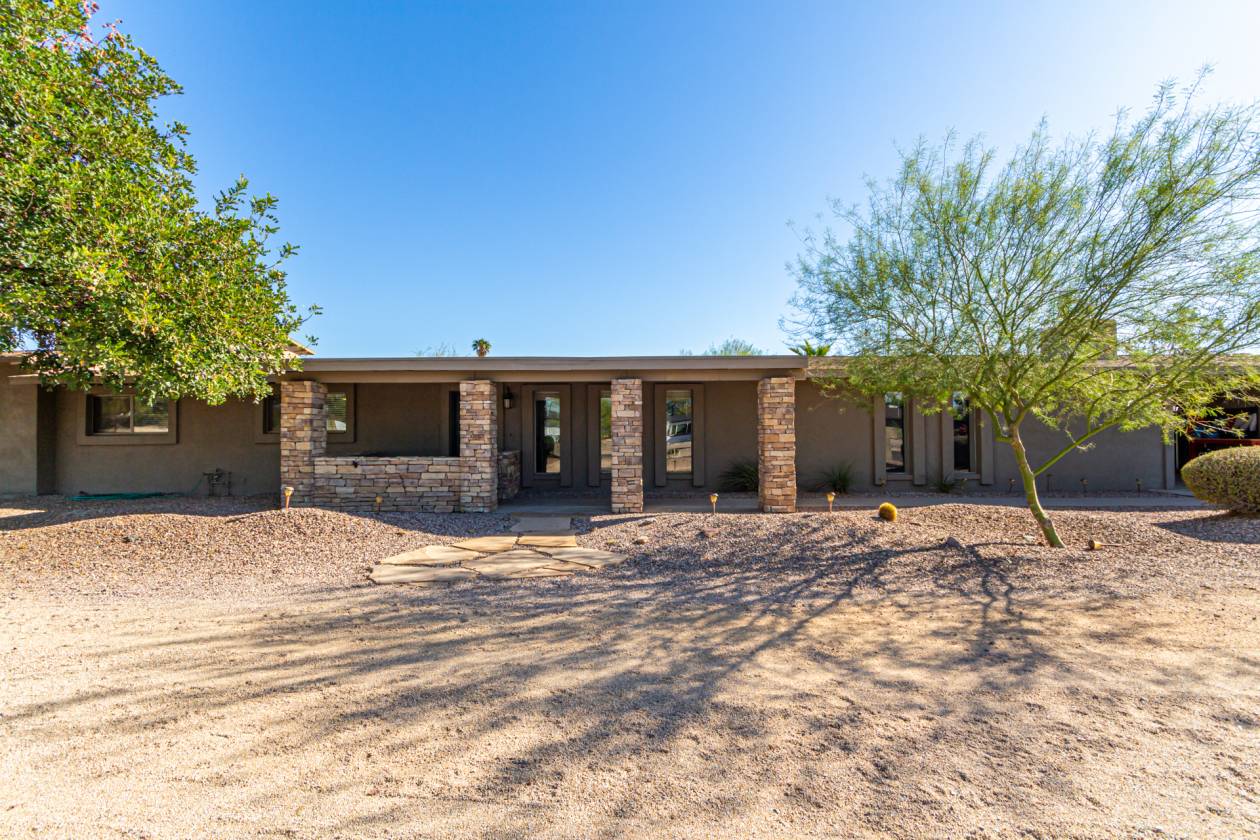 Horse Property for sale.
