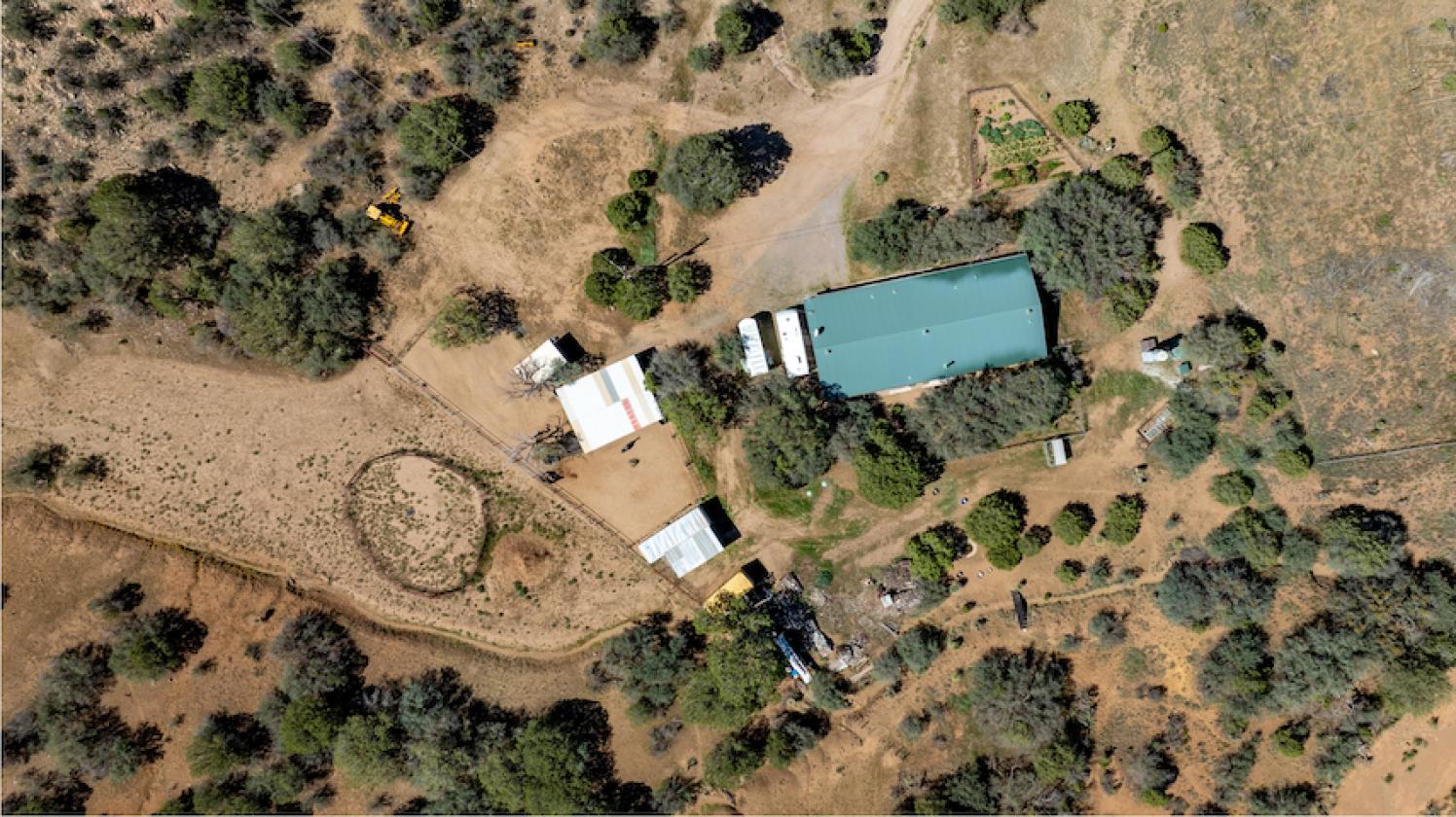 RARE OPPORTUNITY FOR PRIVACY, SPACE & CONVENIENCE - photo 3