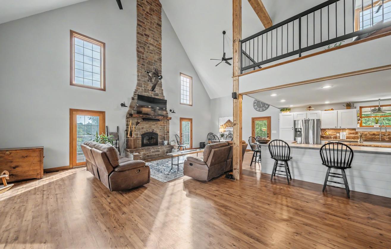Luxury Estate with great views and privacy - photo 13