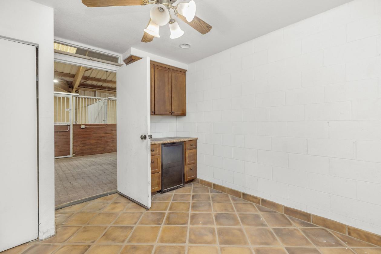 25 Acre Residential & Equestrian Facility - photo 8