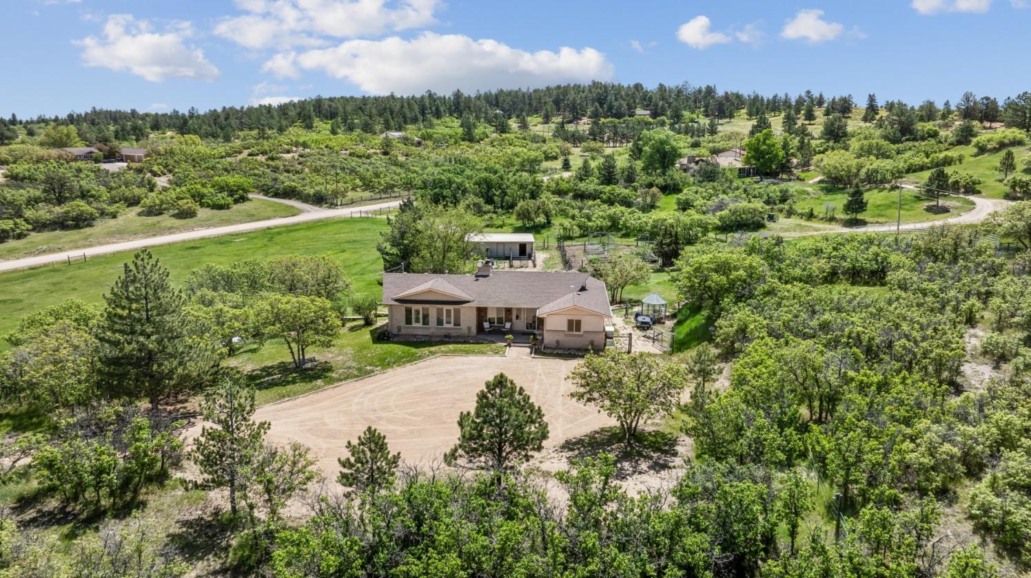 Country living at its finest - photo 1