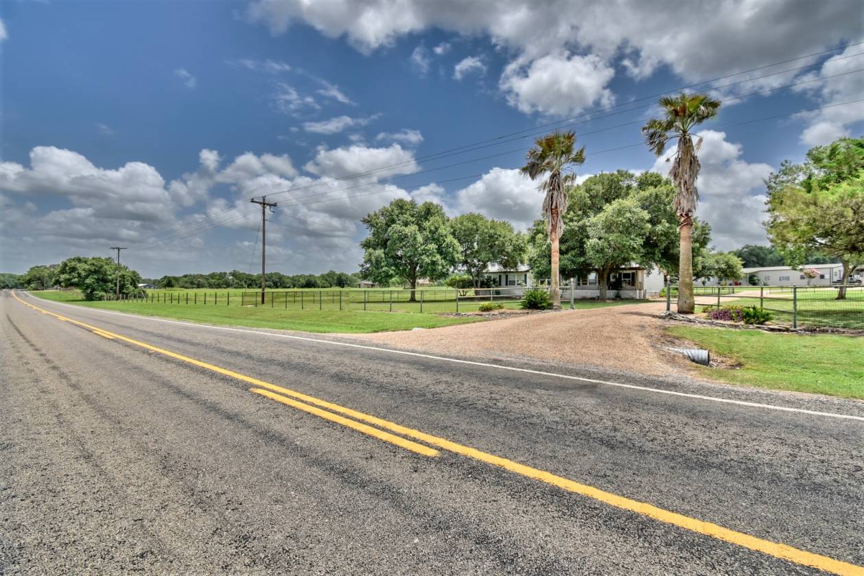 The Price Equine Ranch Horse Training Facility +/... Brenham