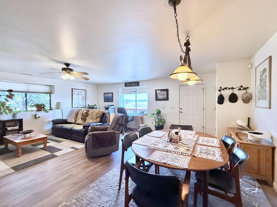 27 Acre Equestrian Dream Home w/ Views & Workshop - photo 26
