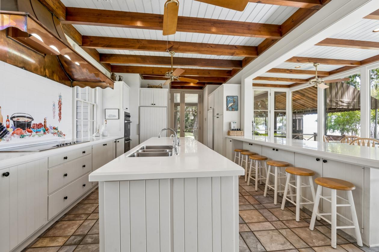 93 Acre Gulf-Front Estate. Horses Welcome - photo 22