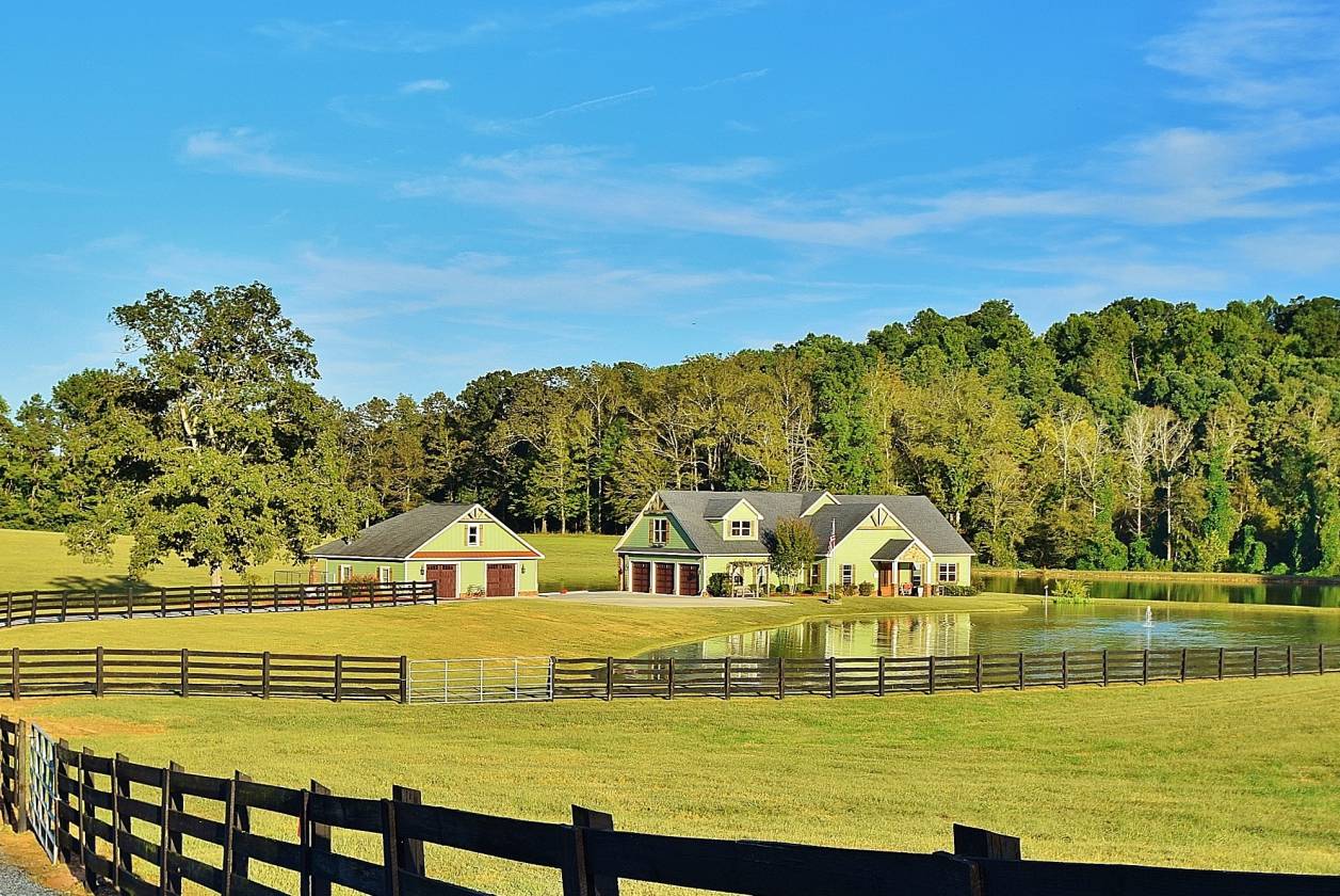 Incredibly beautiful waterfront home on 126 acres, 100 acres pasture