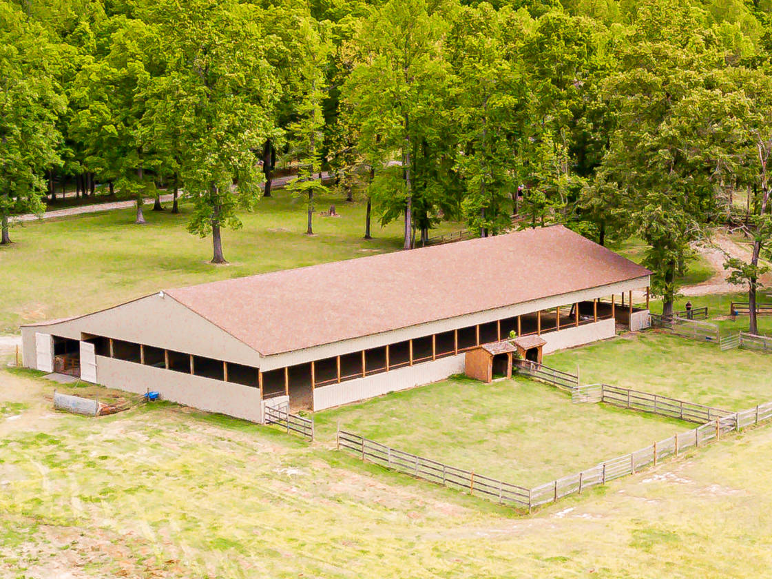 Beautiful 20 Acre Horse Farm with Covered Arena! Mineral, Goochland