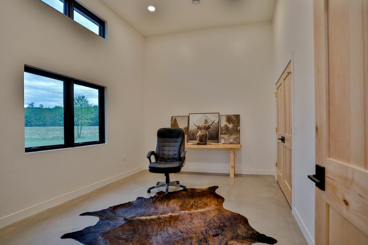 Luxury Property With Horse Potential - photo 27