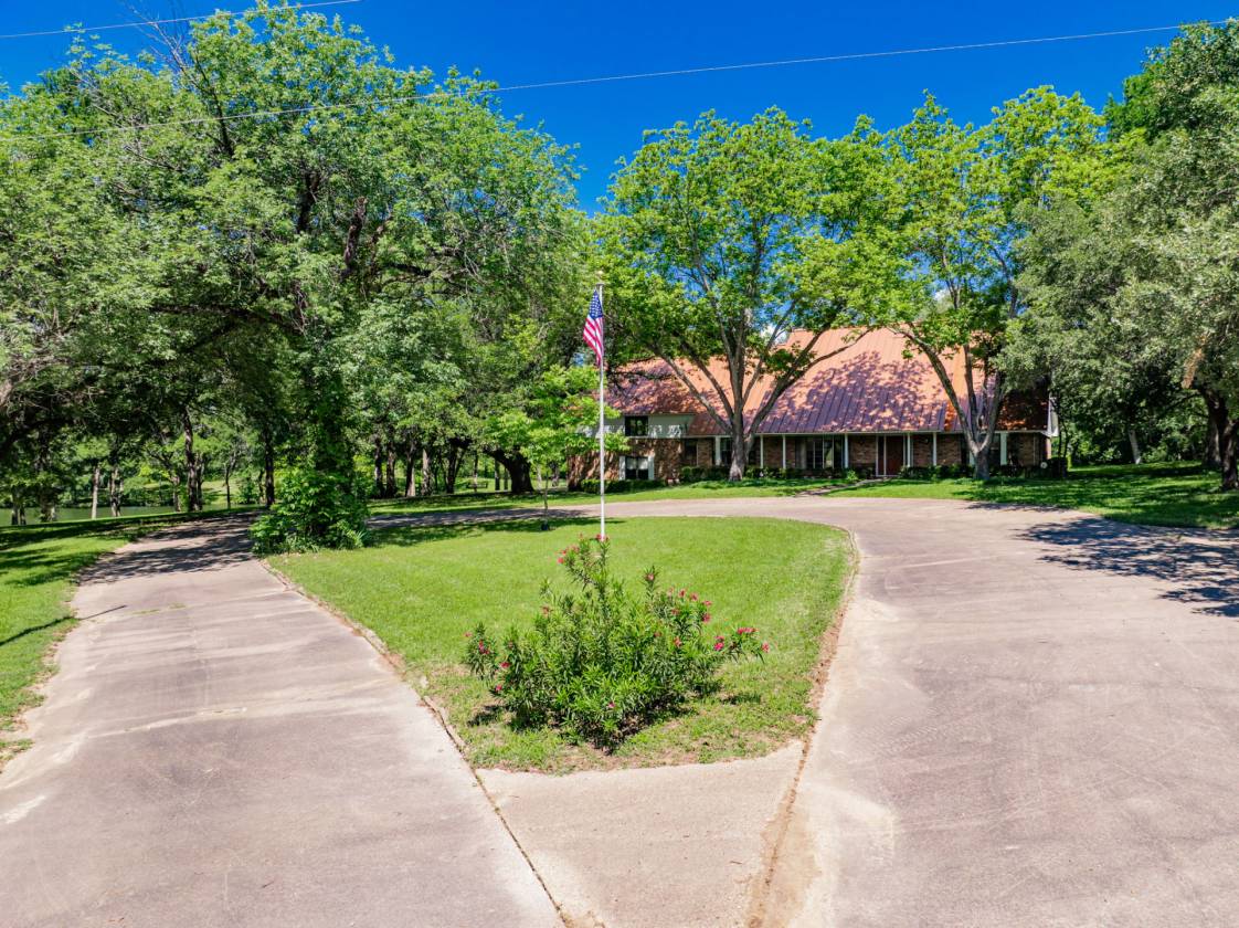 Horse Property for sale.
