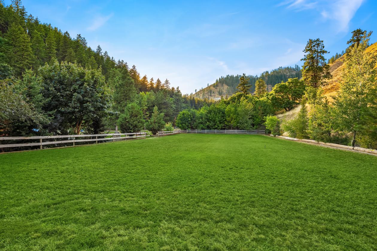Where Mountain Living and Equestrian Dreams Come T - photo 28