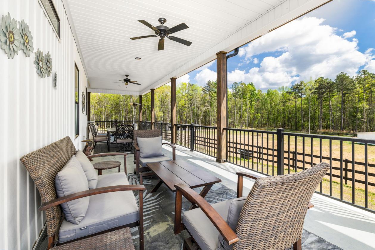 Luxury Farmette with 4 Stall Horse Barn & Arena - photo 10