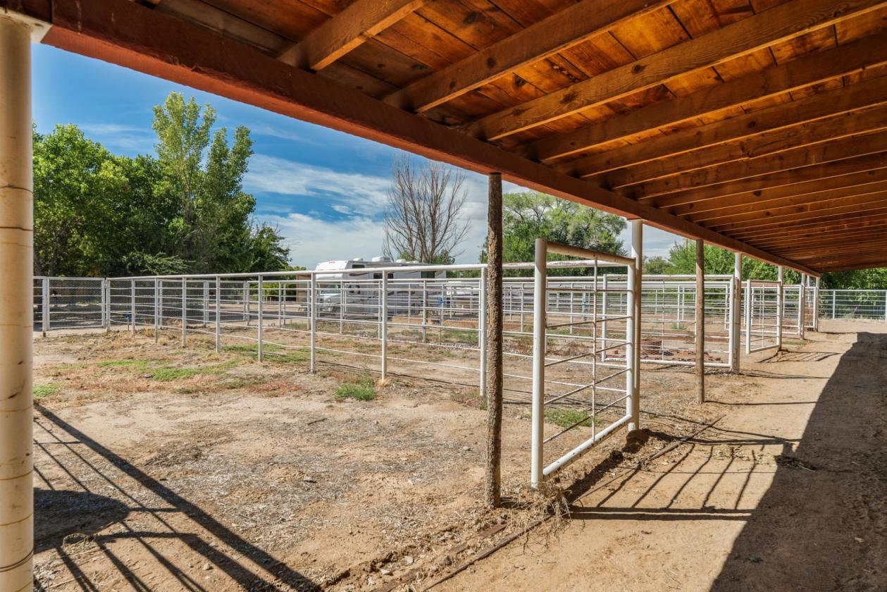 Refined Rural Living with Equestrian Facilities - photo 17