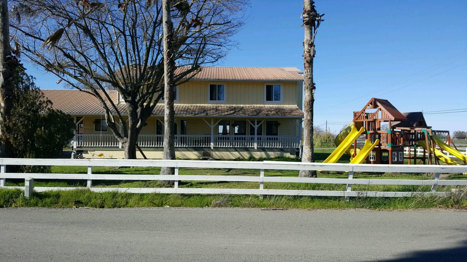 Large Ranch House on 2.67 acres Live Oak, Sutter County, California Horse Properties