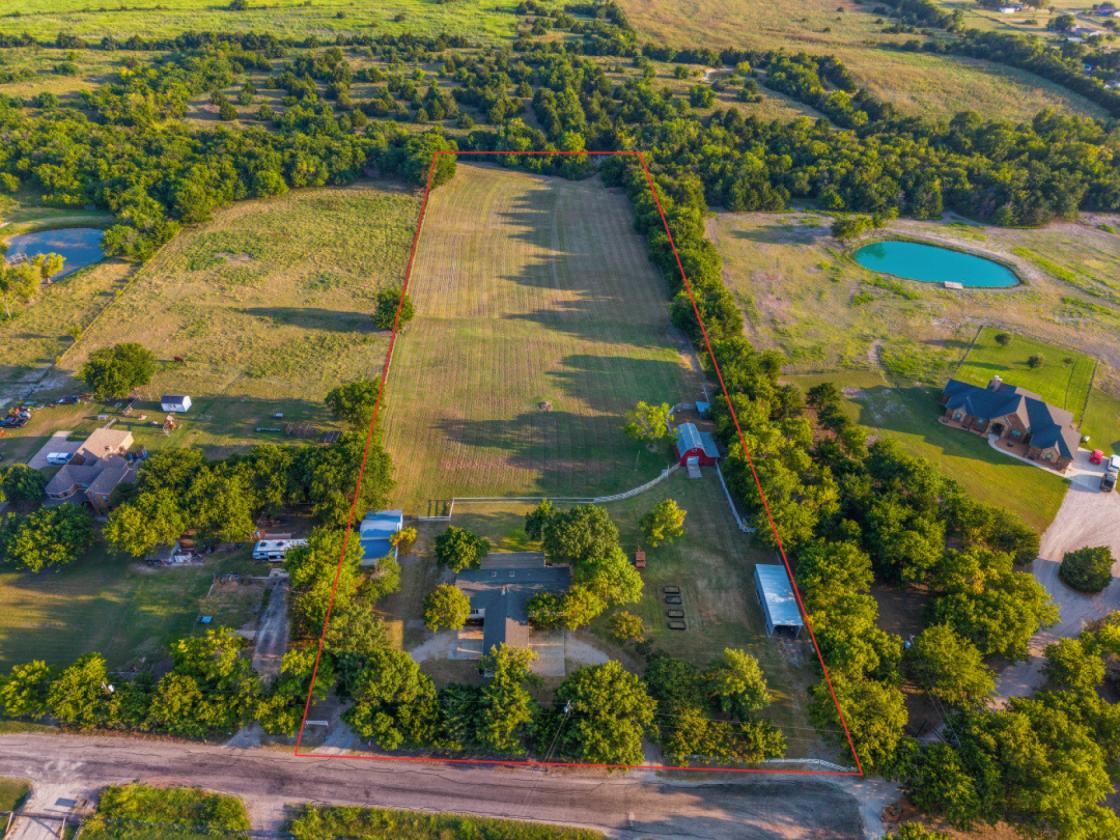 5.57 Secluded Acres Outside of the City Limits - photo 1