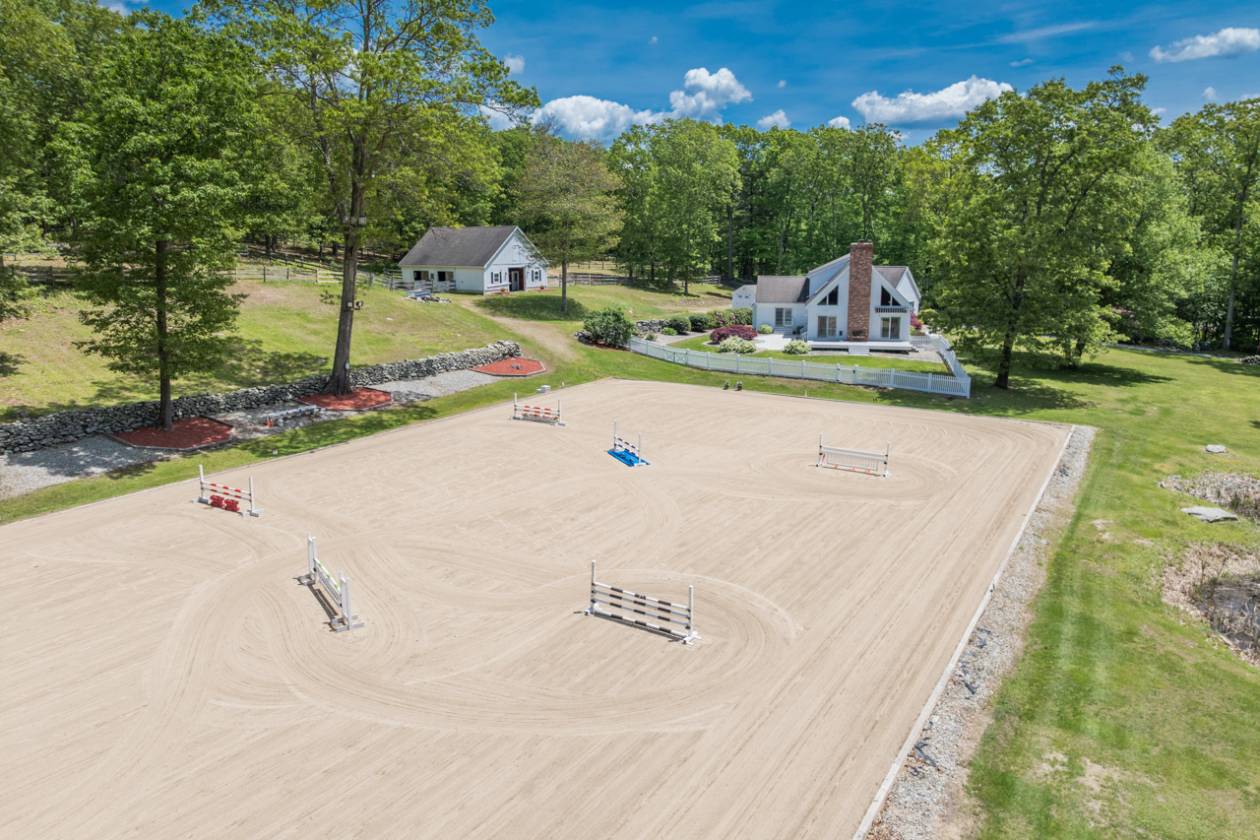 Horse Property for sale.