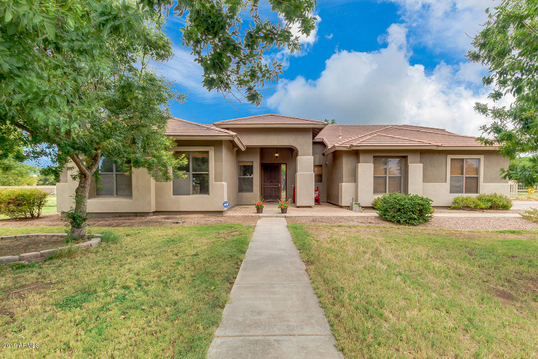 & Recently Updated IRRIGATED Horse Property in equestrian community! Queen Creek