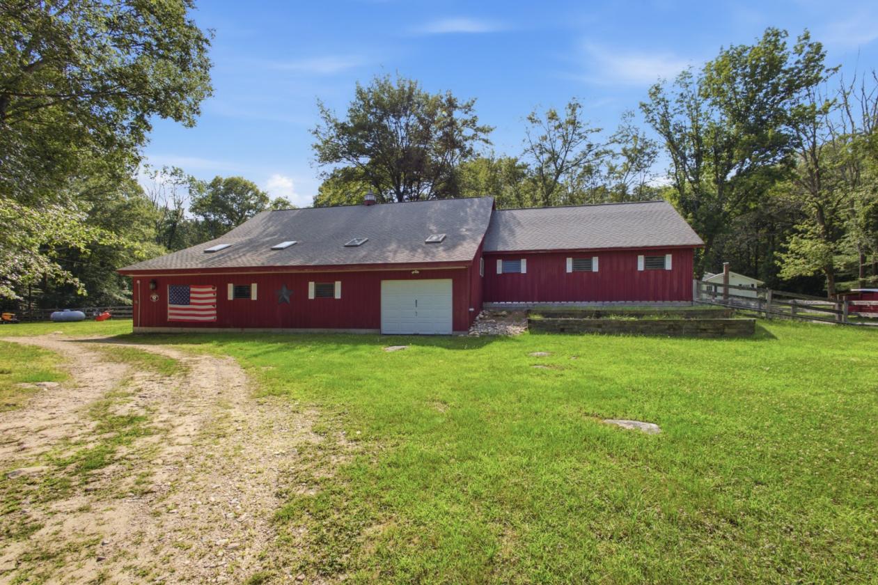 13.5-Acre Equestrian Farm with 12-Stall Barn - photo 29