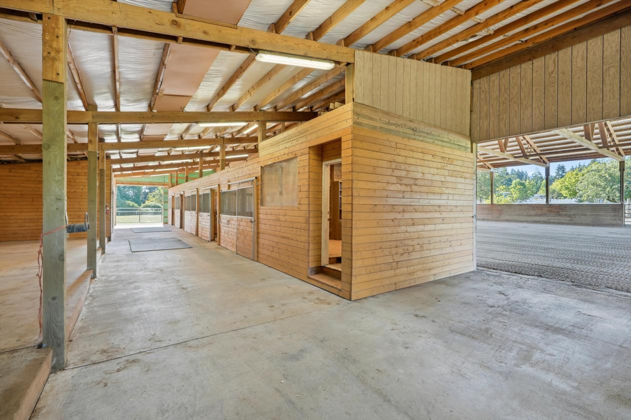Dividable! Home, Shop & Barn w/Indoor Arena! - photo 28