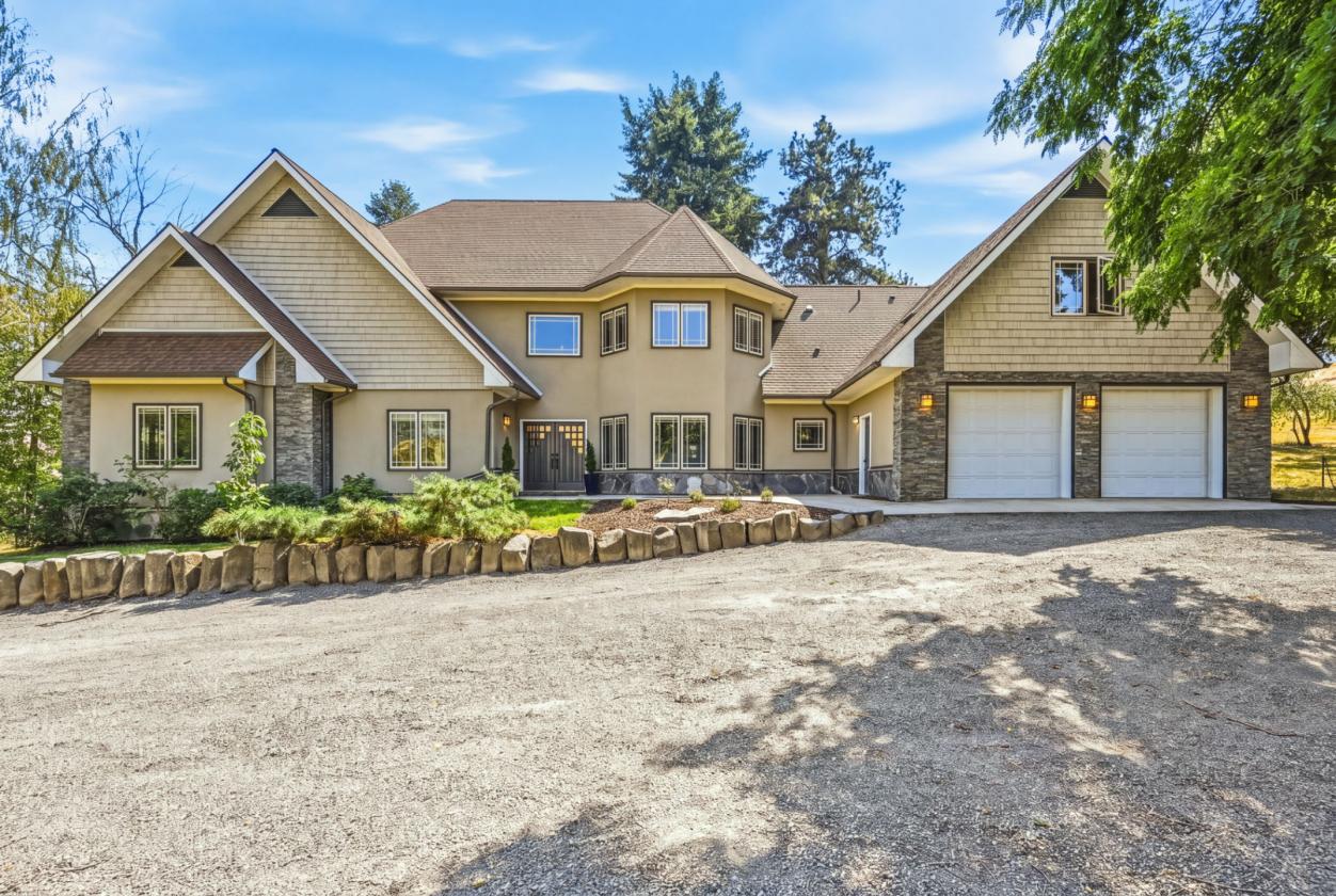 A home and property built for generations - photo 2