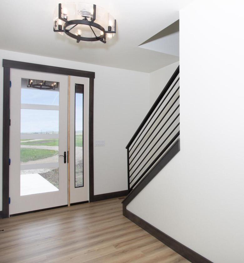 Stunning New Home w/ Mountain Views on 5.2 acres - photo 7