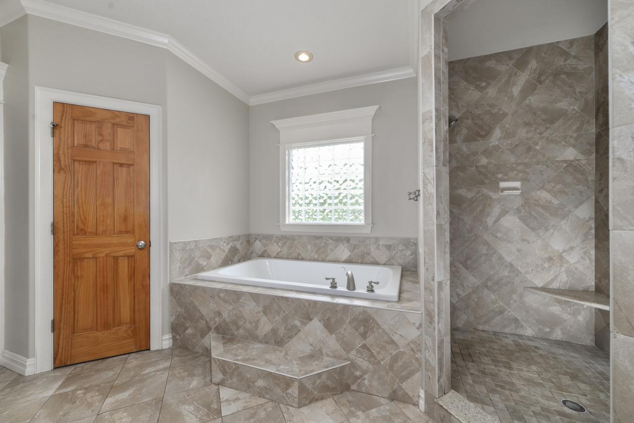 Custom Home on 14 Acres—Bring Your Horses! - photo 14