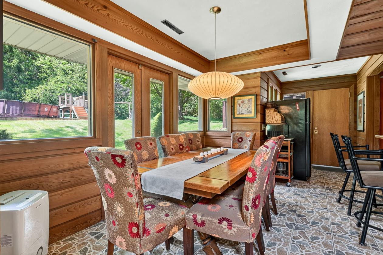 Private Country Oasis on 7.5 Acres - photo 10