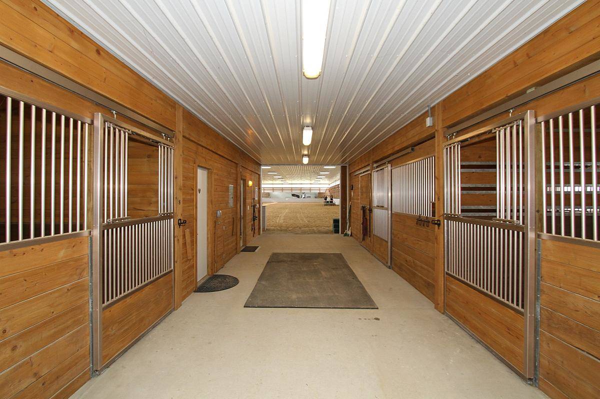 18 Acre Lake Michigan Equestrian Estate with Indoor Arena in... Grafton, Ozaukee County