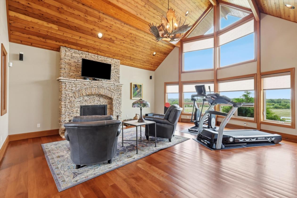 Luxury Equestrian Estate on 125 Acres - photo 20