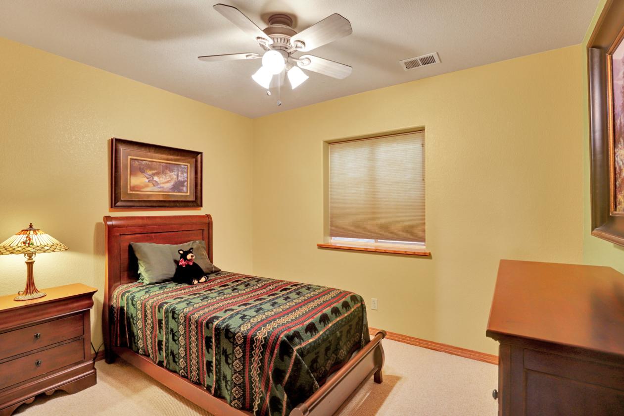 Immaculate home in the heart of Sedalia - photo 24