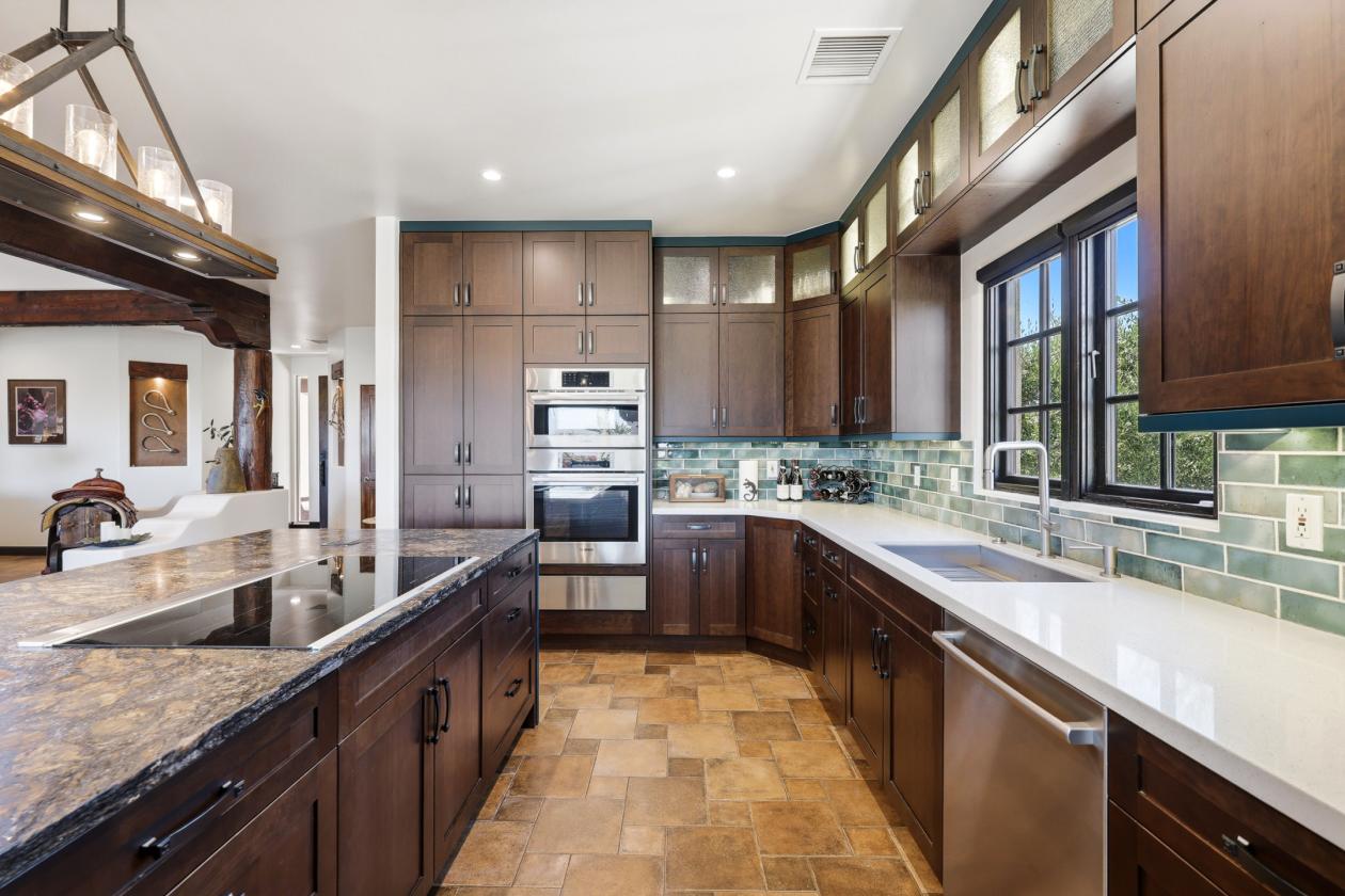 Refined Equestrian Estate - photo 15