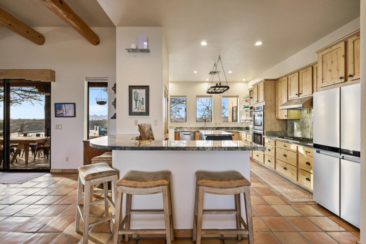 Paradise on Hummingbird Hill: Goldfield Ranch - photo 7