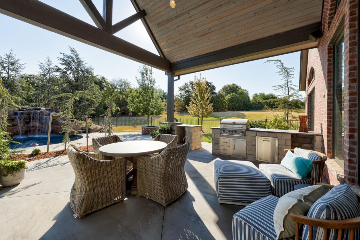 Luxury Living Meets Equestrian Elegance! - photo 24