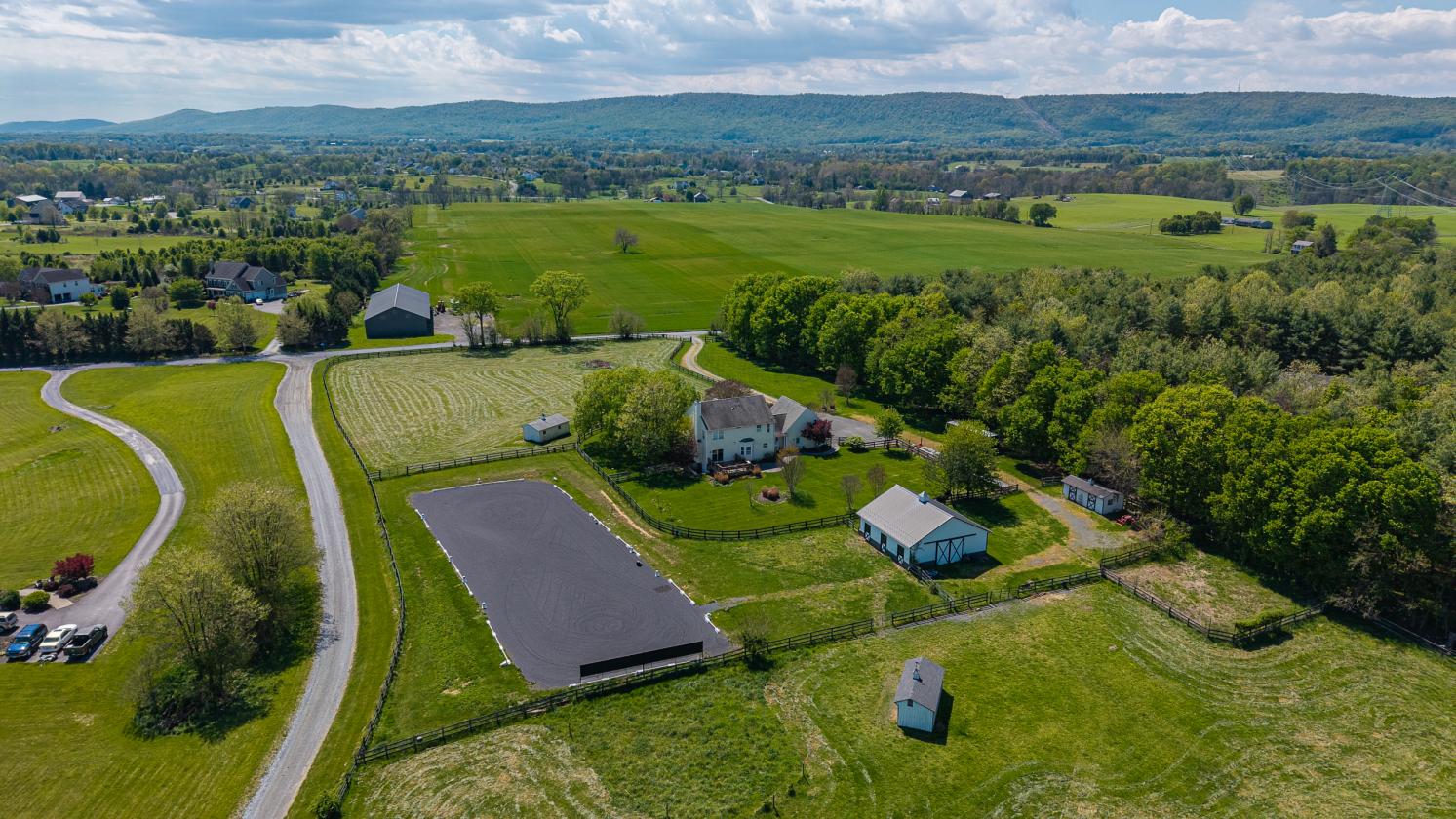 Picturesques Equestrian Retreat in Loudoun County - photo 6