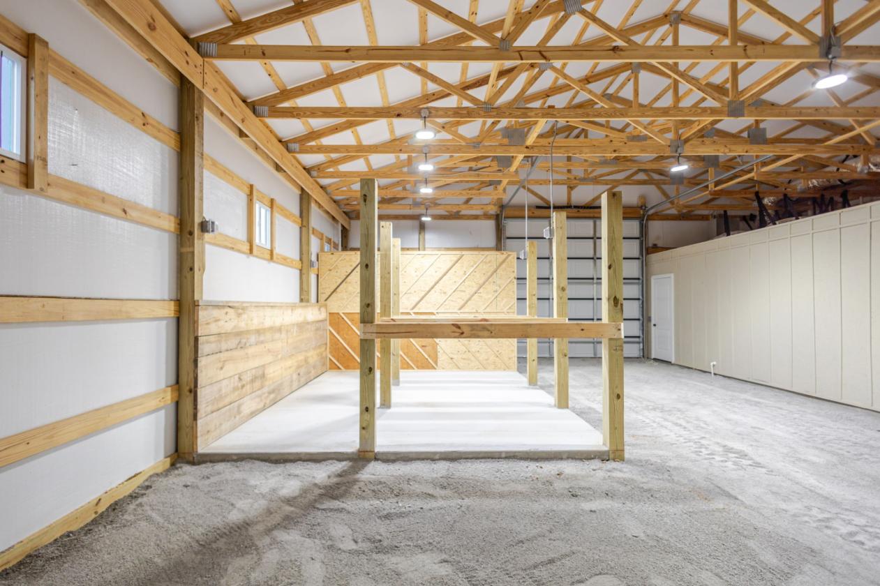 Barndominium & Acreage - photo 8