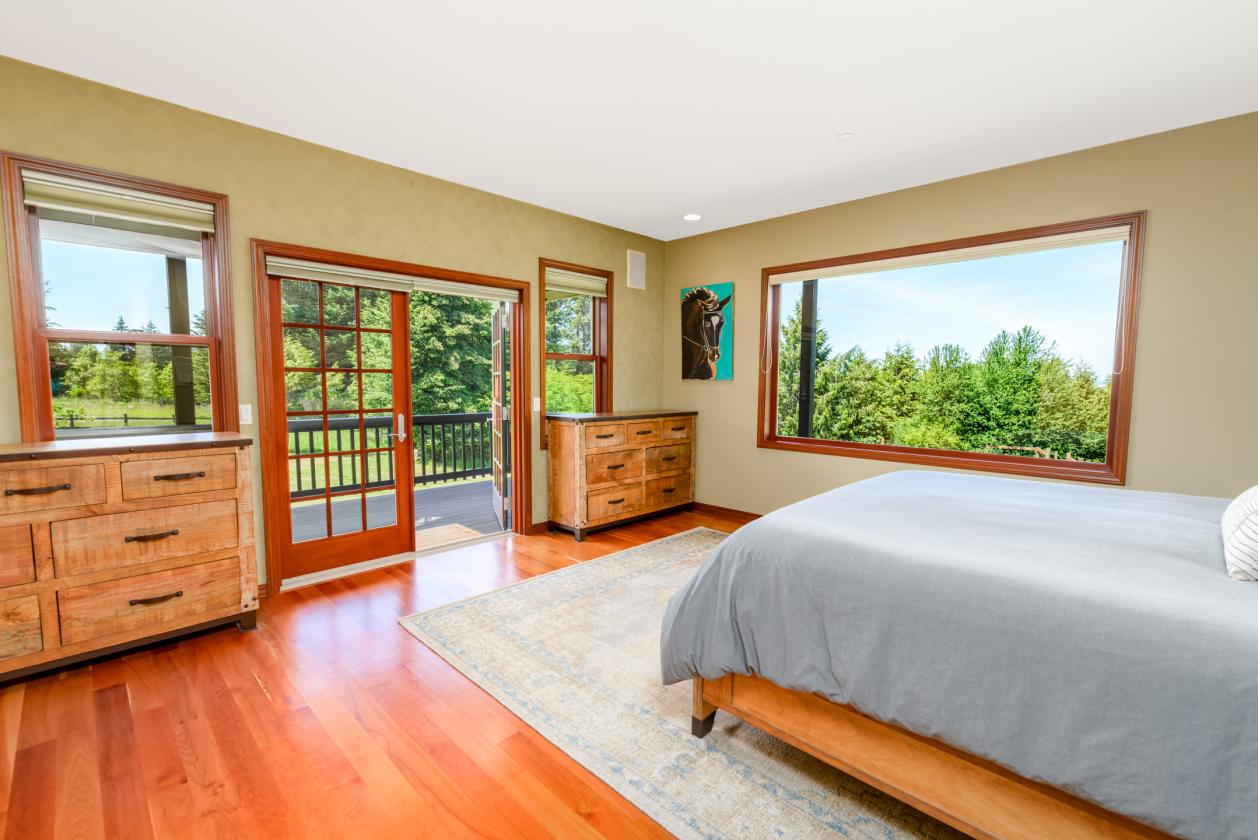 Luxury Equestrian Estate w/Beautiful Water Views - photo 13