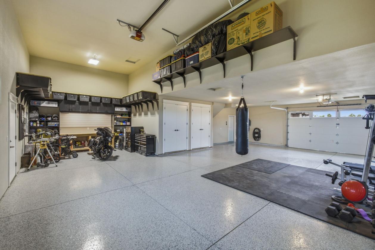 EQUESTRIAN ESTATE + LUXURY HOME + RIDE-OUT ACCESS! - photo 19