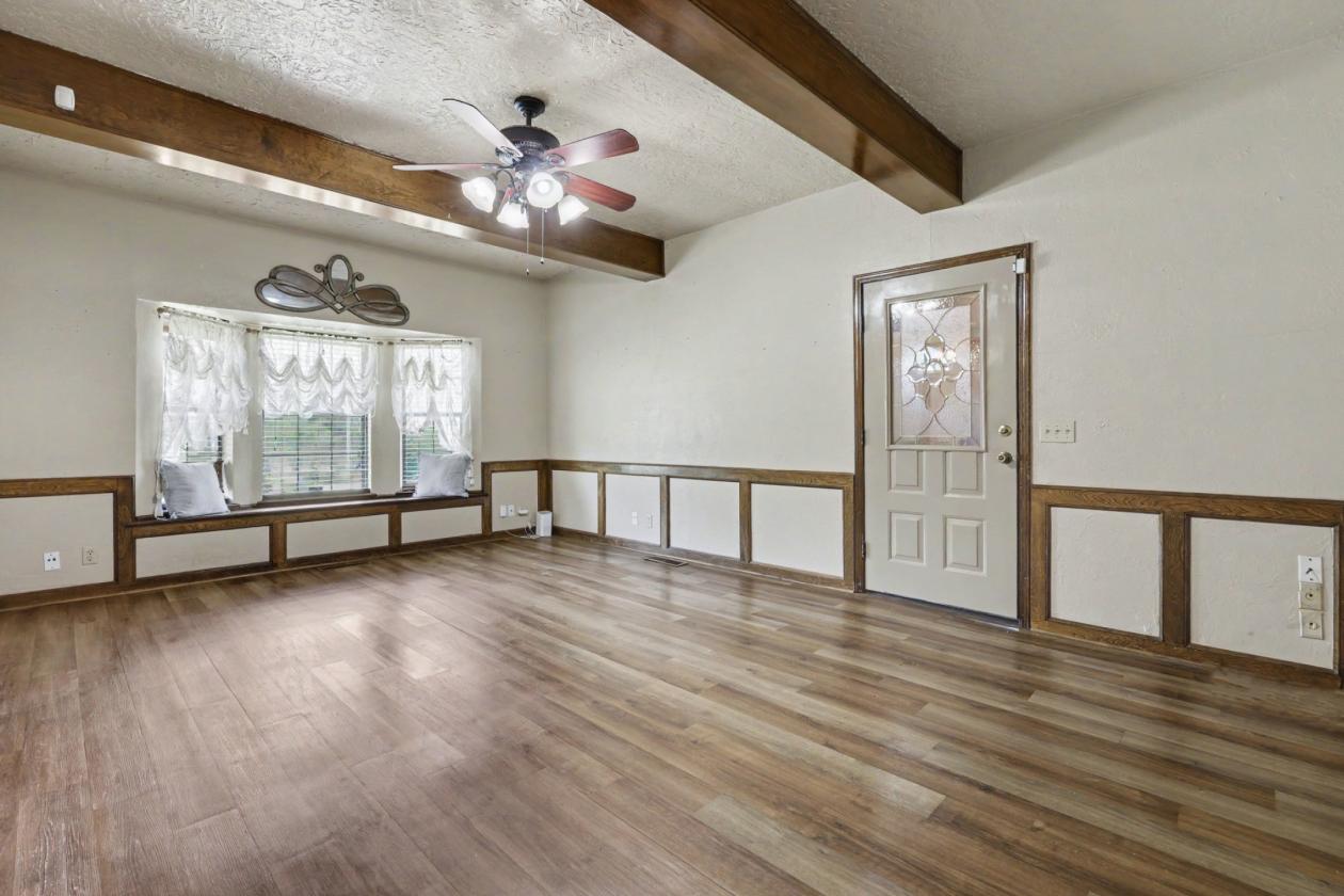 2 Homes 5 Acre Horse Property with Beautiful views - photo 30