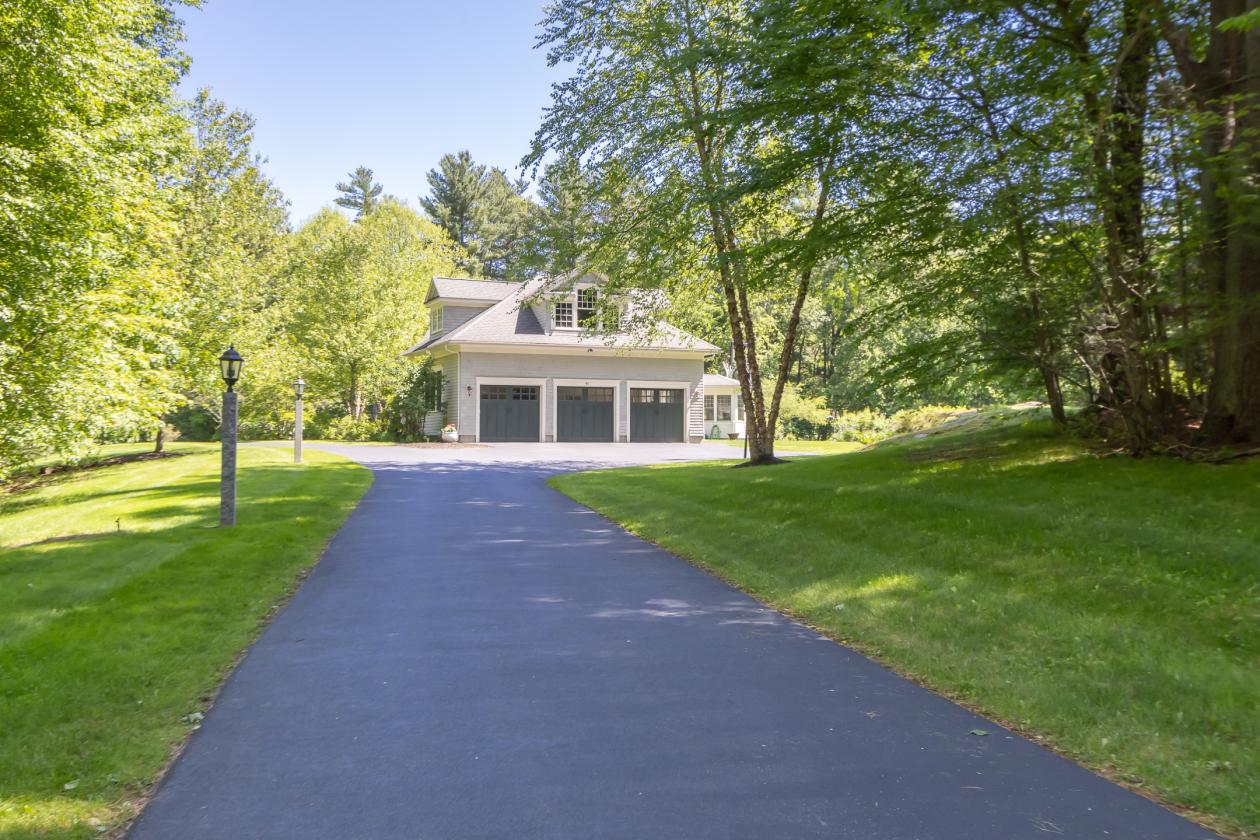 Equestrian property set on 32 acres in Holliston - photo 7