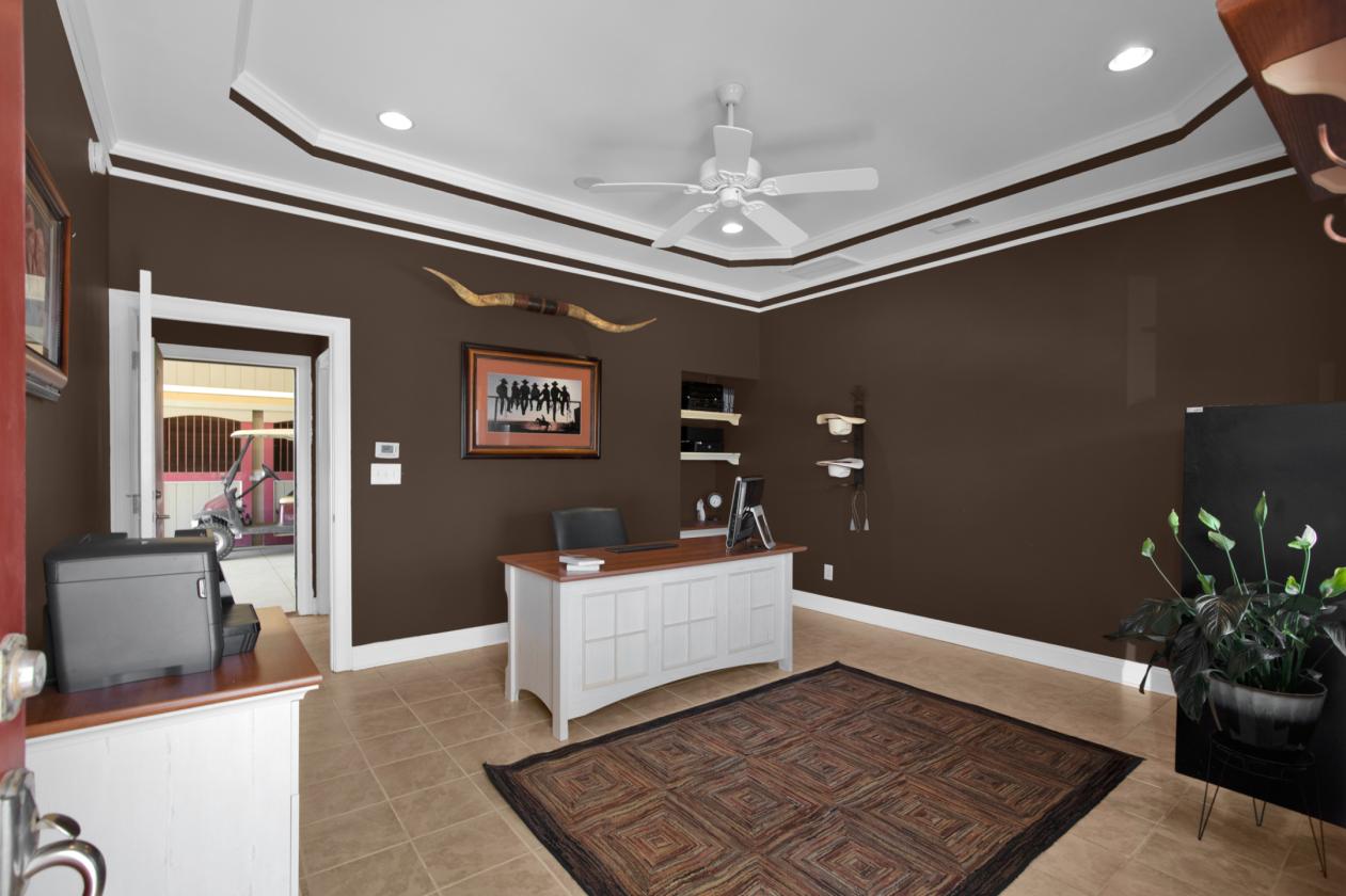 Horse Farm & Equestrian Center - photo 9