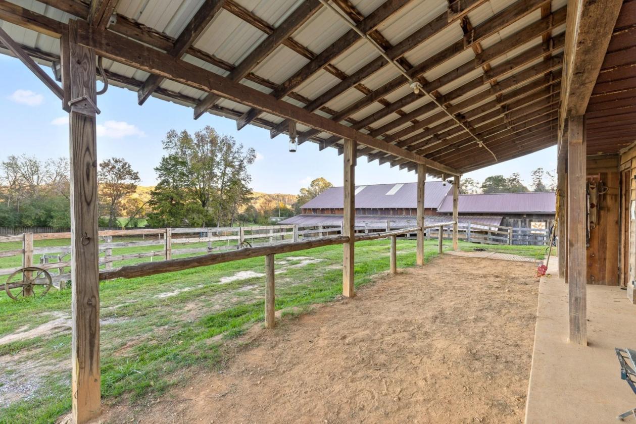 BEAUTIFUL HORSE FARMS WITH VIEWS - photo 19