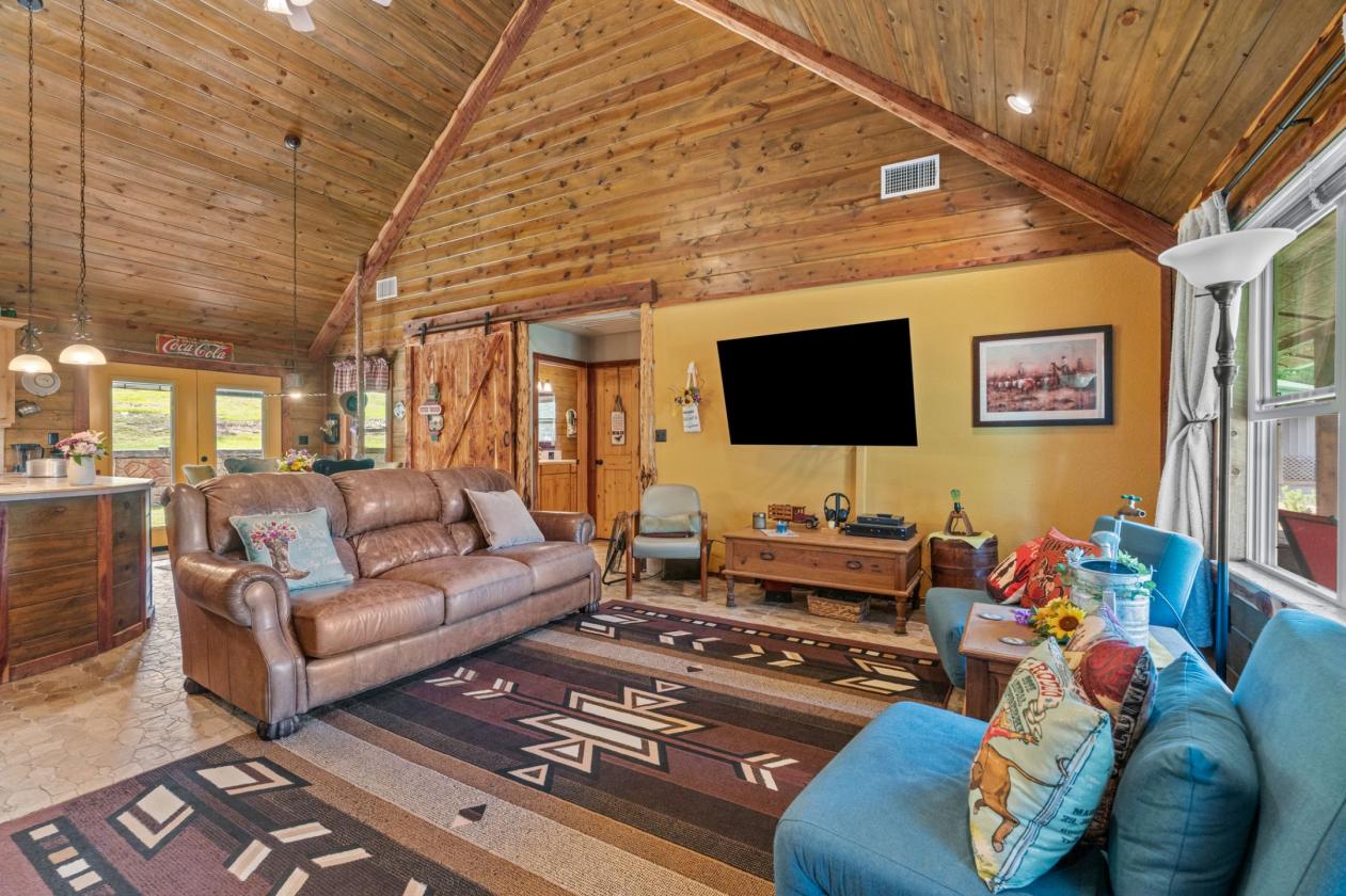 Equestrian Property Bordering National Forest - photo 6