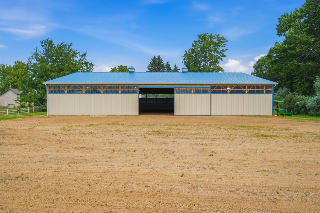 Beautiful farm w/ indoor 14 miles from Ann Arbor! - photo 6