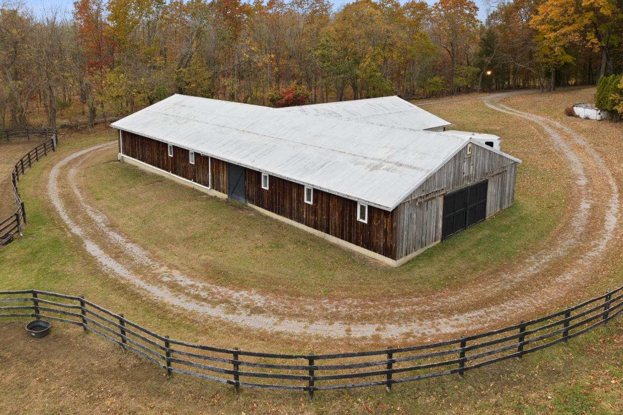 17+ PICTURESQUE ACRES WITH 2 BARNS & HOUSE - photo 2