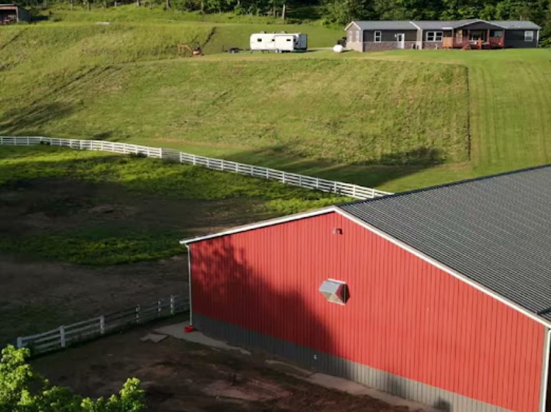 47 acre Equestrian Dream Barn with Remodeled Home - photo 2