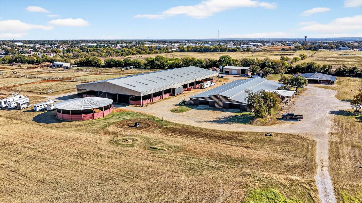 Horse Property for sale.