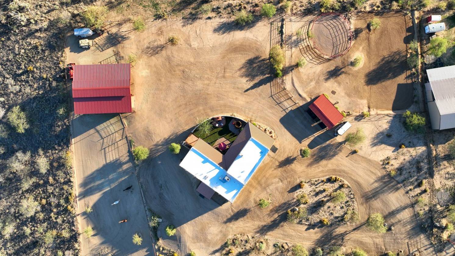 EXQUISITE EQUESTRIAN ESTATE - photo 8