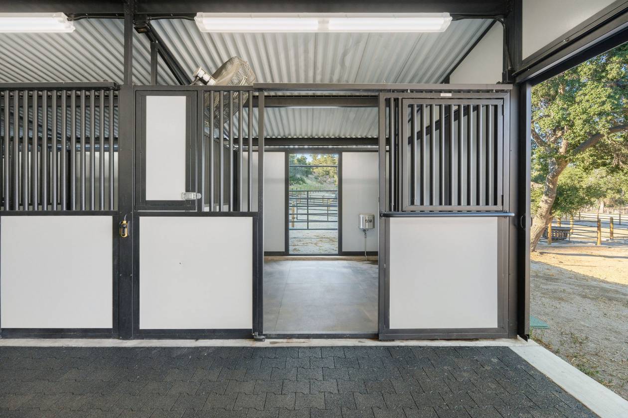 Serene 8-Acre Equestrian Retreat - photo 8