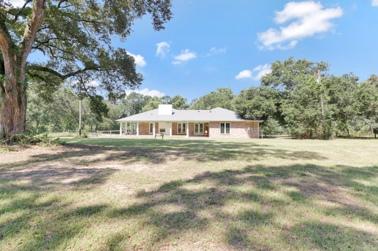 Fully Fenced 6-Acre Farmhouse!!! - photo 29