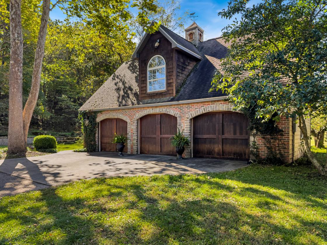 Horse Property for sale.