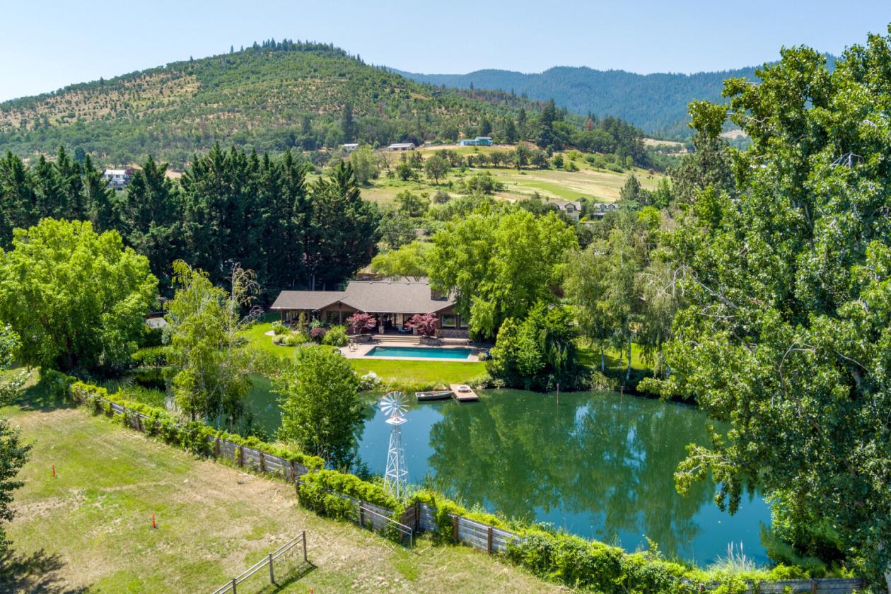 Premier Southern Oregon Equestrian Estate - photo 1