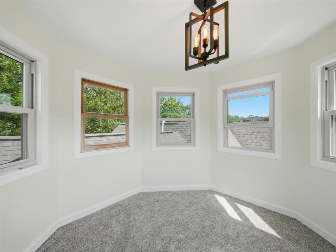 Restored 1880s Victorian Estate on 27 Private Acre - photo 17